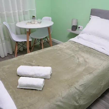 Arni's Гостевой дом Тирана