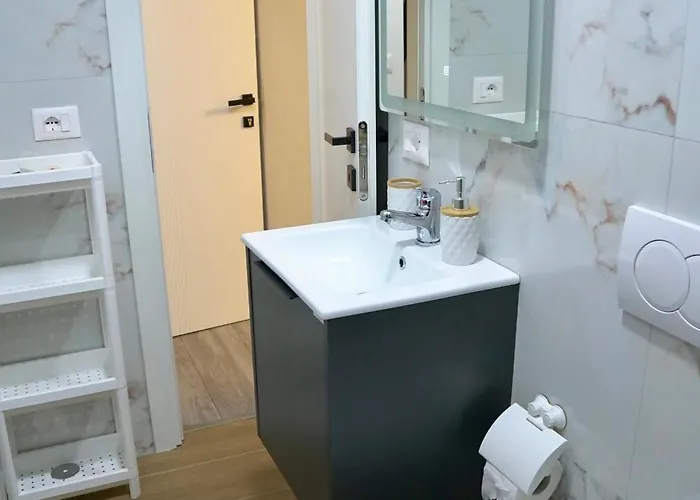 Arni's Guest house 3*